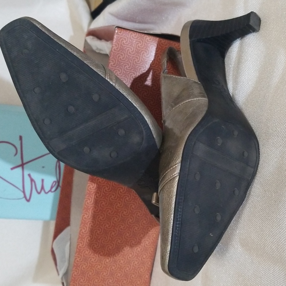 Shoes - Picture 2 of 5